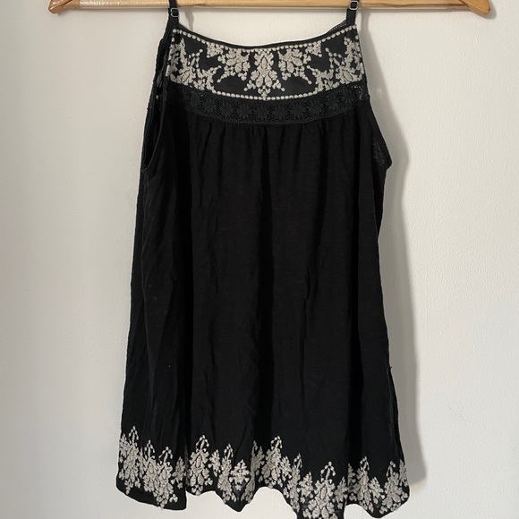 American eagle black halter neck embroidered top with adjustable straps - Picture 5 of 6